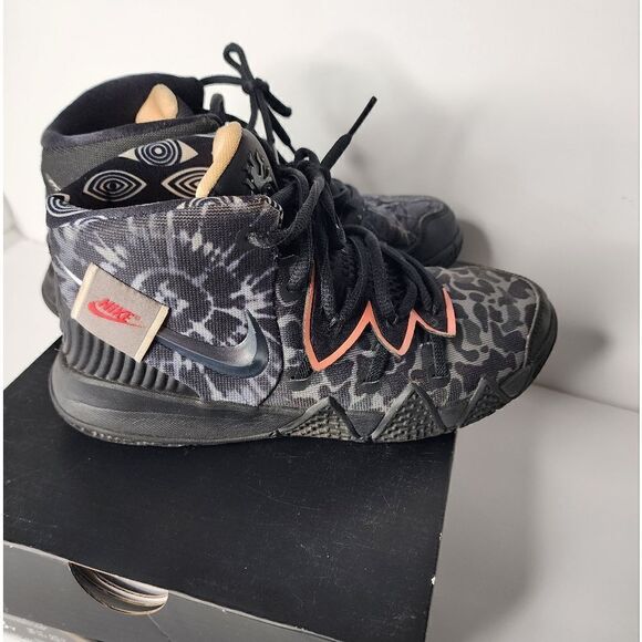 Nike Kyrie 7s What the sneakers - Picture 4 of 7